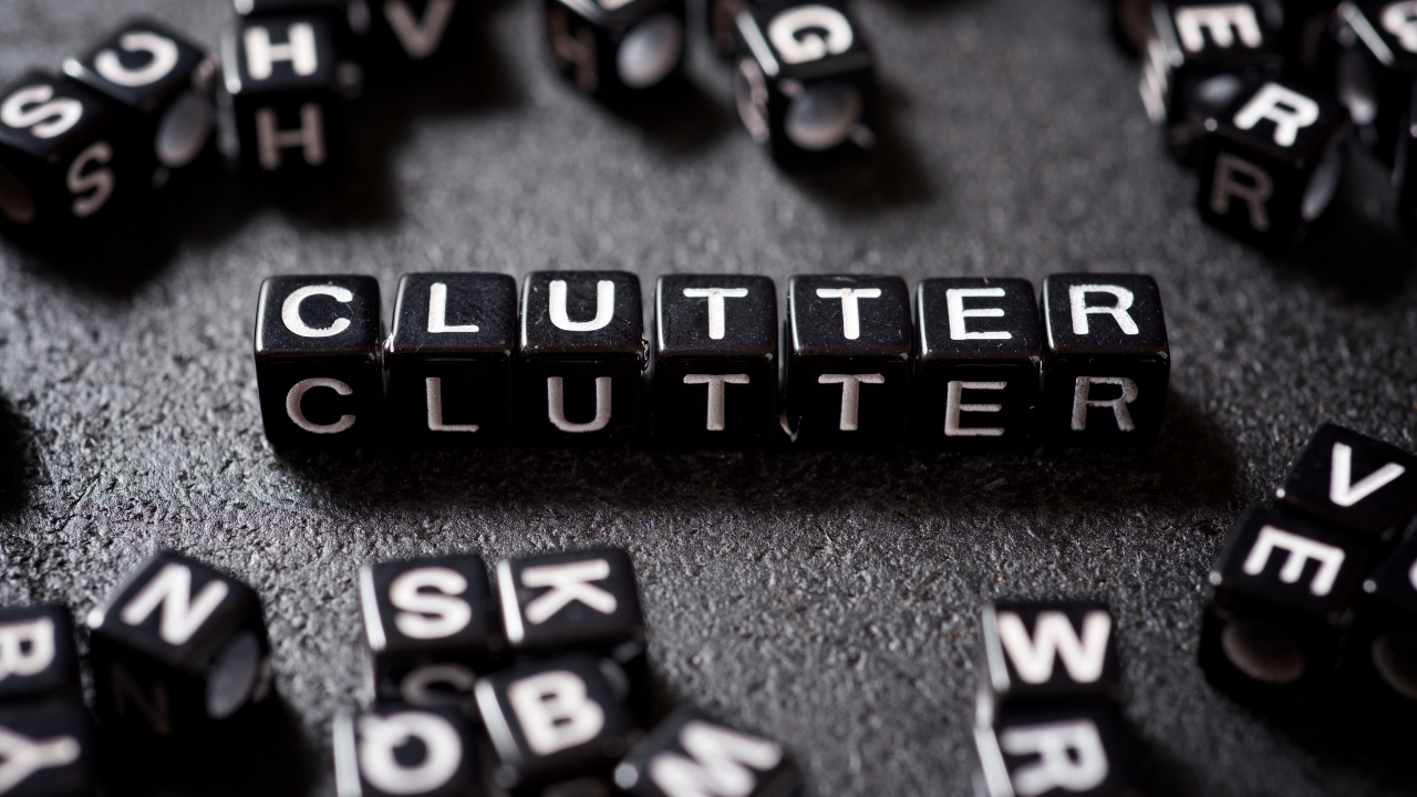 You are currently viewing 5 Reasons Why We Hold On To Clutter